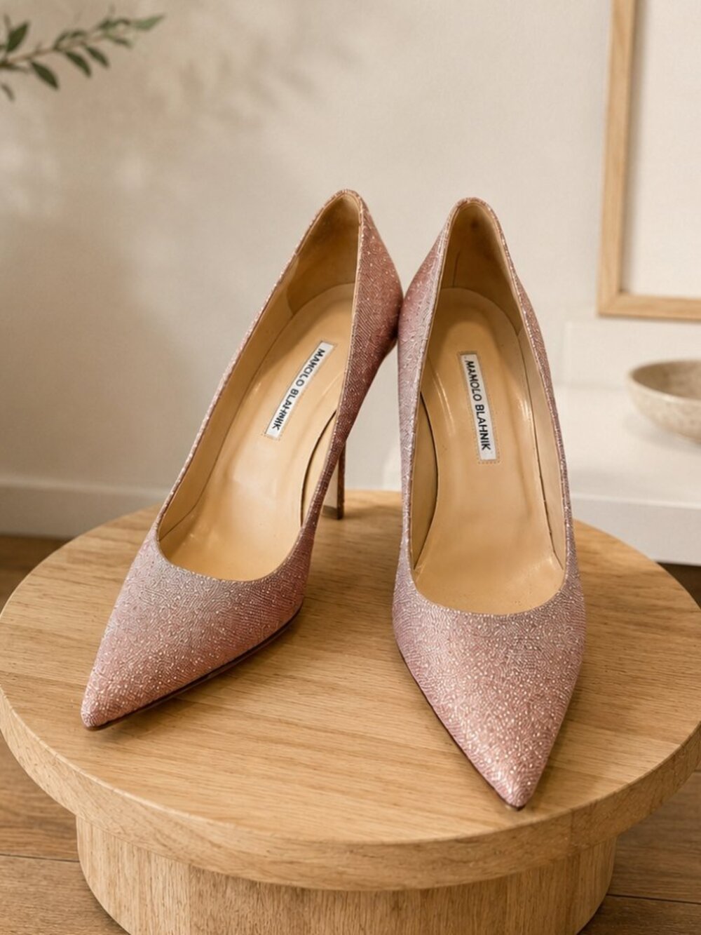 Manolo Blahnik BB Glitter Pointed Toe Pump EU 41 Rose Gold Pink Sparkle Stiletto